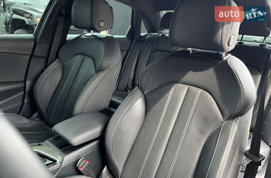 Седан Audi A4 2020 в 