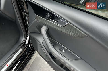 Седан Audi A4 2020 в 