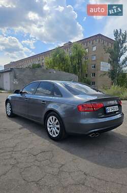 Седан Audi A4 2013 в 