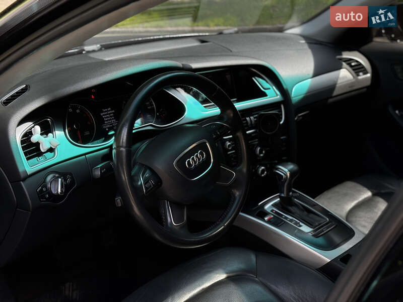 Седан Audi A4 2013 в Львові