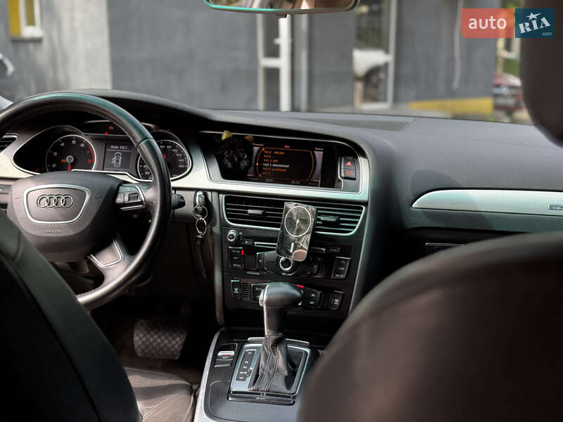 Седан Audi A4 2013 в Львові
