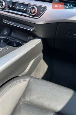 Седан Audi A4 2016 в 