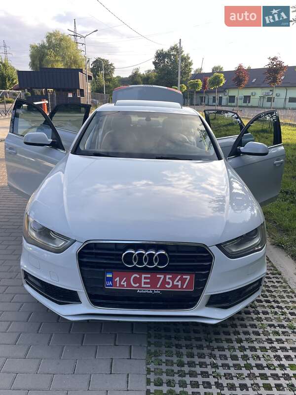 Седан Audi A4 2014 в Львові