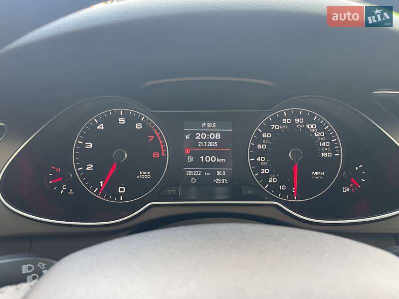 Седан Audi A4 2014 в Львові