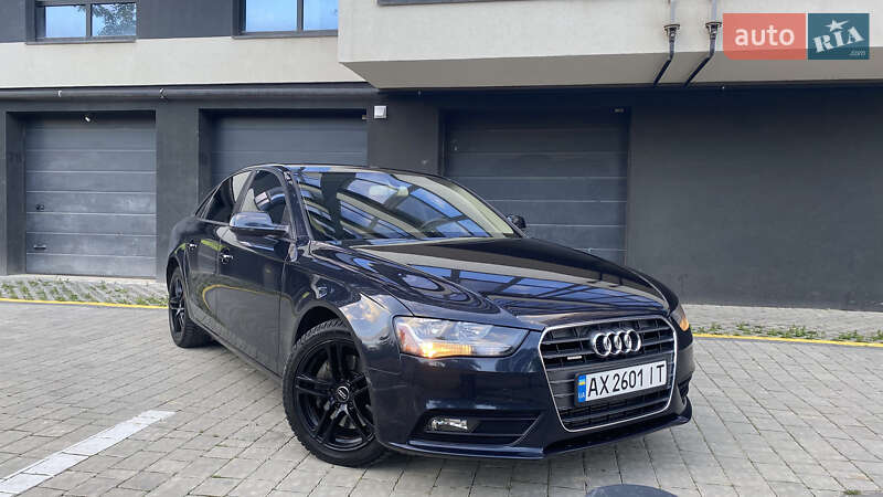 Седан Audi A4 2012 в Ивано-Франковске