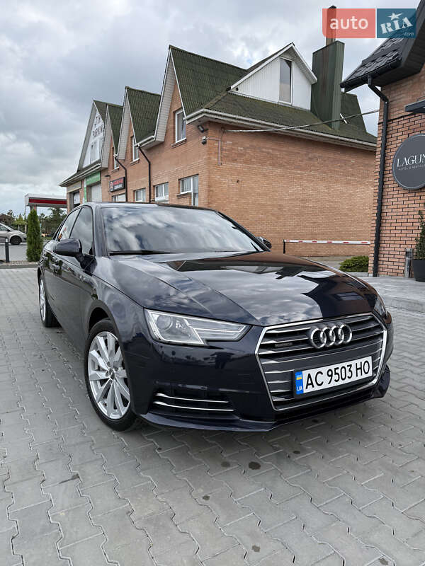 Седан Audi A4 2016 в 