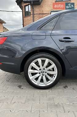 Седан Audi A4 2016 в 