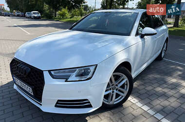 Седан Audi A4 2016 в 