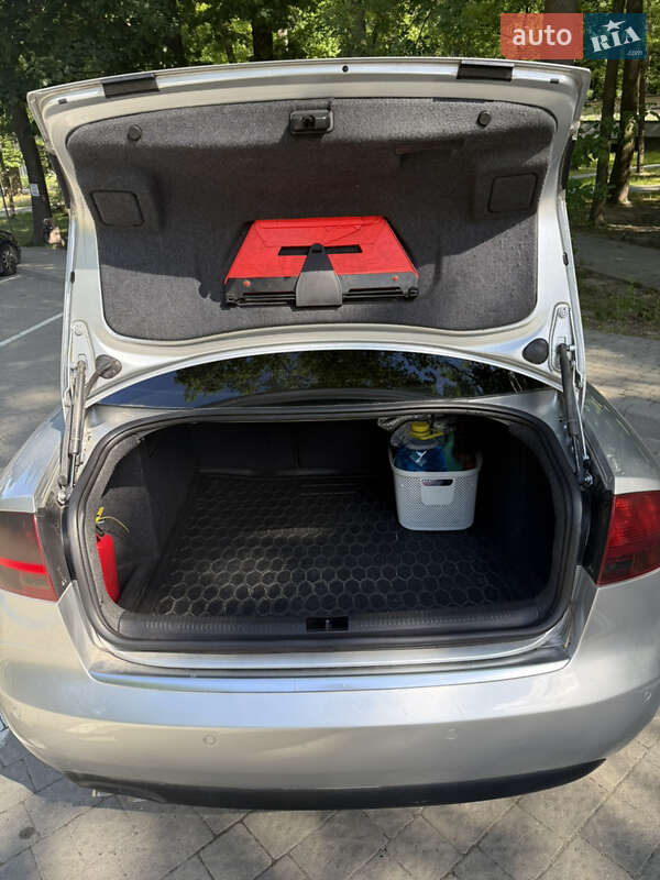 Седан Audi A4 2007 в Львове