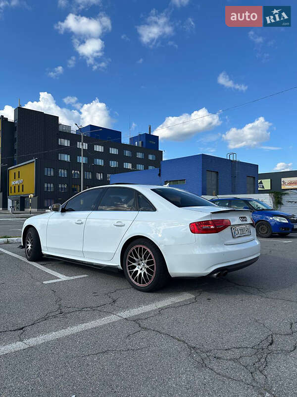 Седан Audi A4 2012 в Киеве
