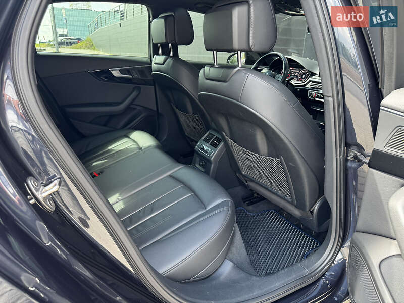 Седан Audi A4 2016 в Киеве