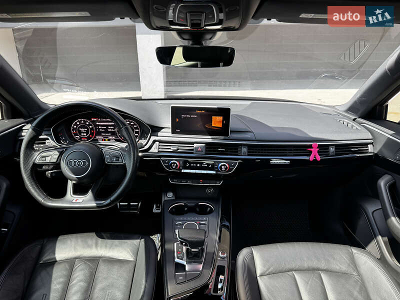 Седан Audi A4 2016 в Киеве