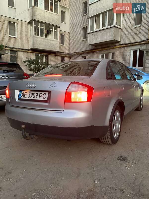 Седан Audi A4 2002 в Днепре