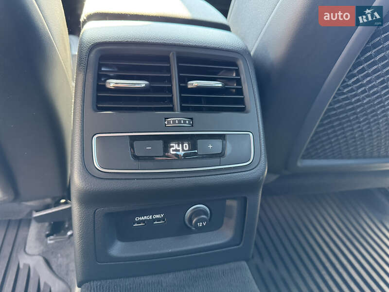 Седан Audi A4 2021 в Києві