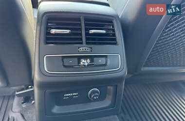 Седан Audi A4 2021 в 
