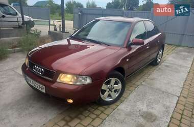 Седан Audi A4 2000 в 