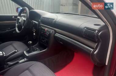 Седан Audi A4 2000 в 