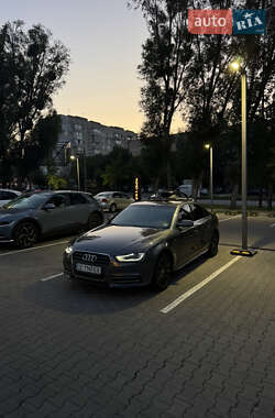 Седан Audi A4 2015 в 