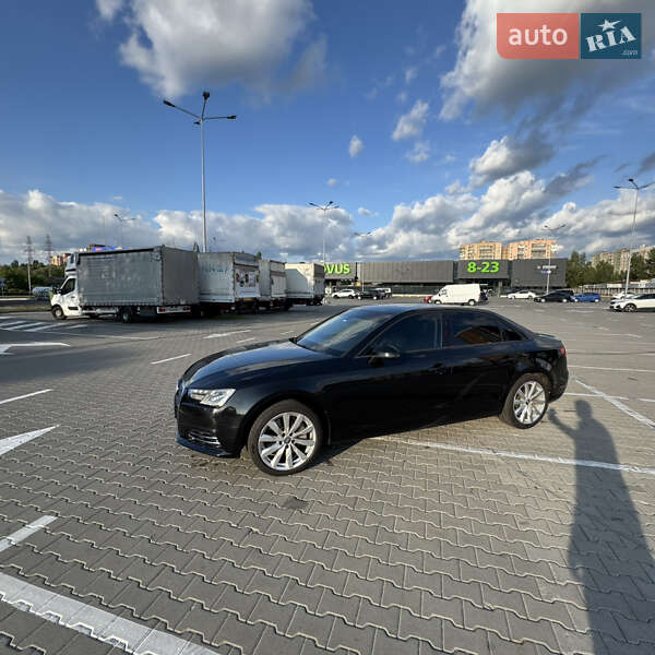 Седан Audi A4 2016 в Киеве