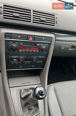 Седан Audi A4 2003 в 