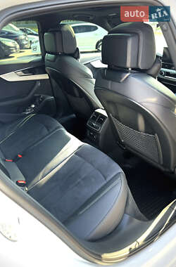 Седан Audi A4 2022 в 