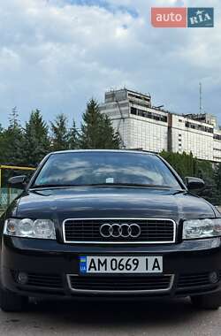 Седан Audi A4 2001 в 