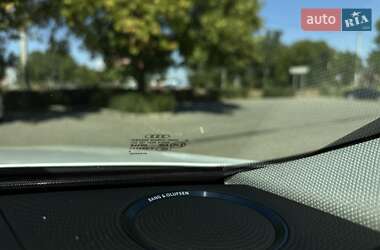 Седан Audi A4 2015 в 