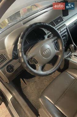Седан Audi A4 2002 в 