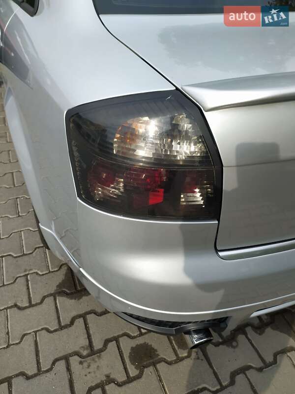 Седан Audi A4 2001 в Ладыжине
