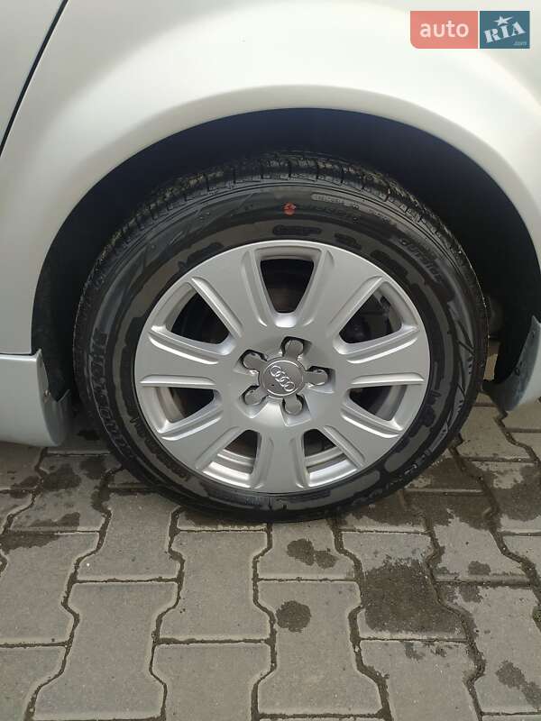 Седан Audi A4 2001 в Ладыжине