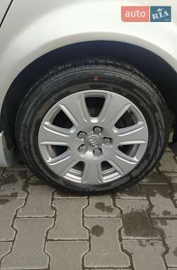 Седан Audi A4 2001 в 