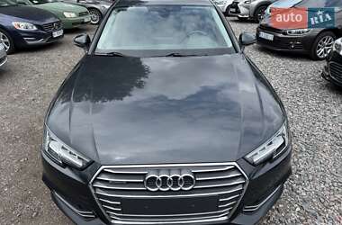 Седан Audi A4 2018 в 