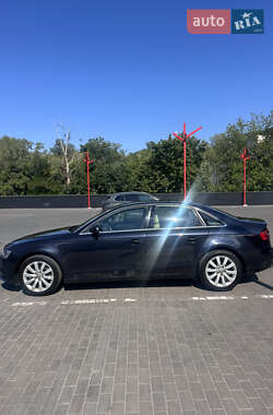 Седан Audi A4 2013 в 