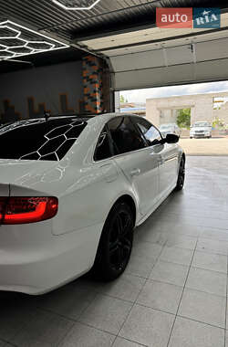 Седан Audi A4 2013 в 