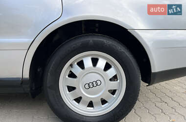Седан Audi A4 2001 в 