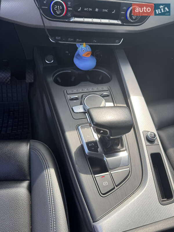 Седан Audi A4 2017 в Львові