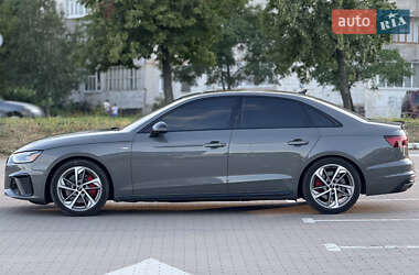 Седан Audi A4 2023 в 