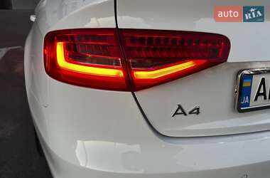 Седан Audi A4 2015 в 