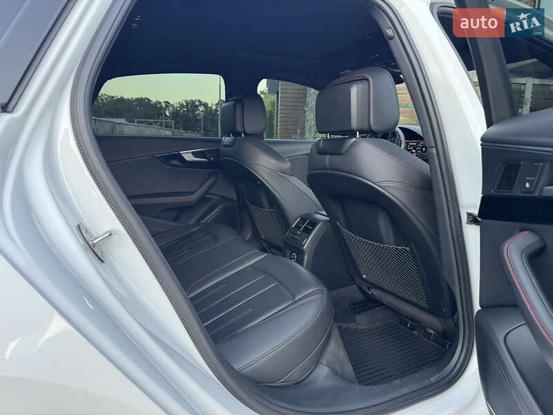 Седан Audi A4 2018 в Стрию