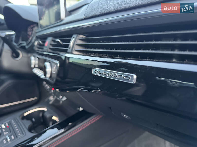 Седан Audi A4 2018 в Стрию