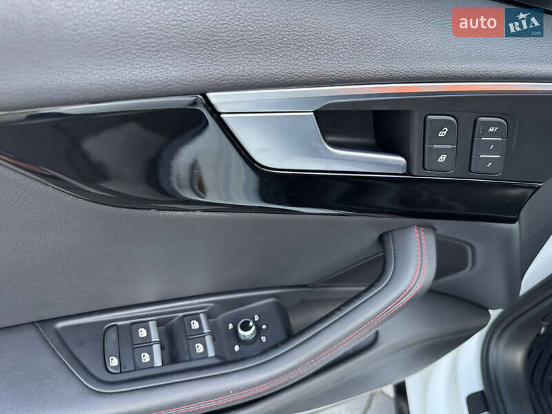 Седан Audi A4 2018 в Стрию