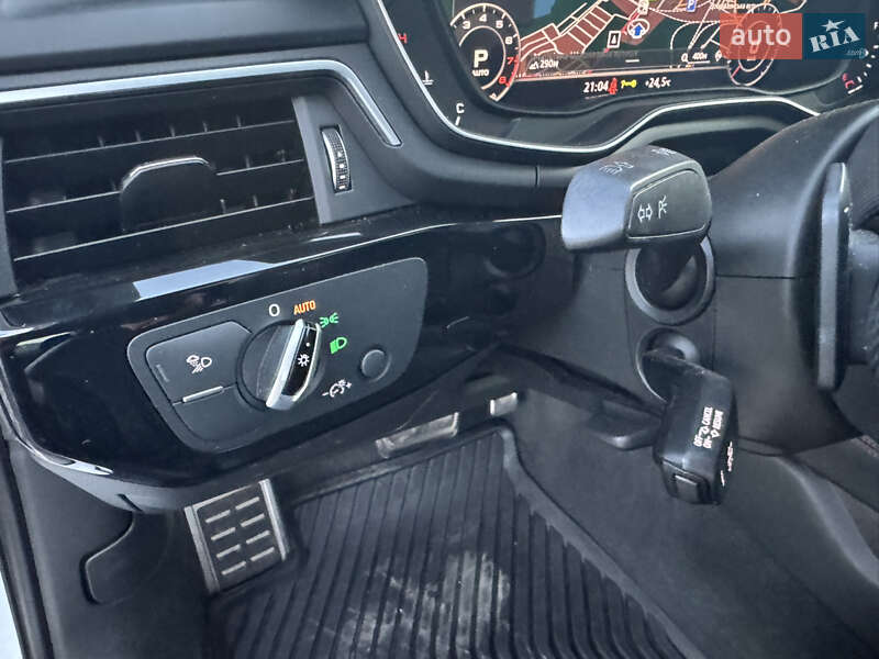 Седан Audi A4 2018 в Стрию