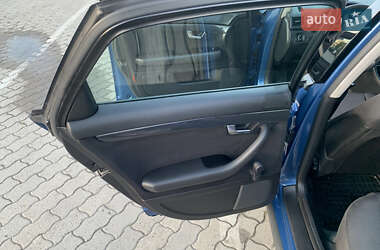 Седан Audi A4 2001 в 
