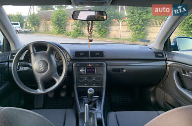 Седан Audi A4 2001 в 