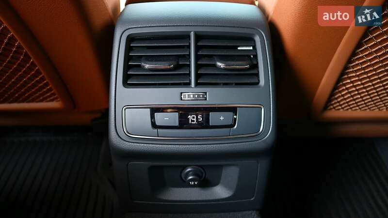 Седан Audi A4 2023 в Киеве