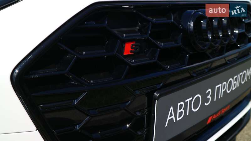 Седан Audi A4 2023 в Киеве