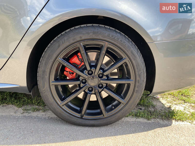 Седан Audi A4 2015 в Києві