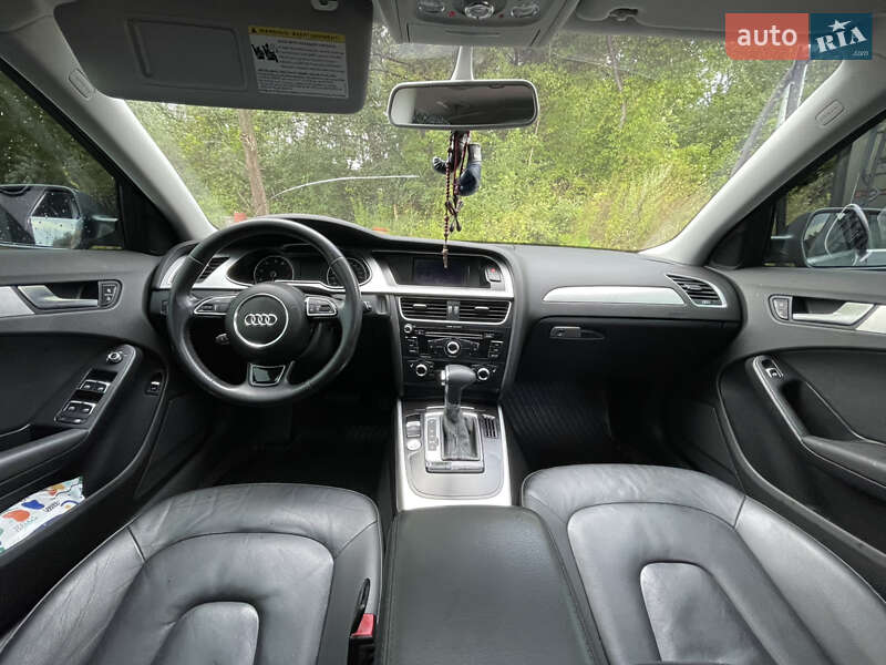 Седан Audi A4 2015 в Львові