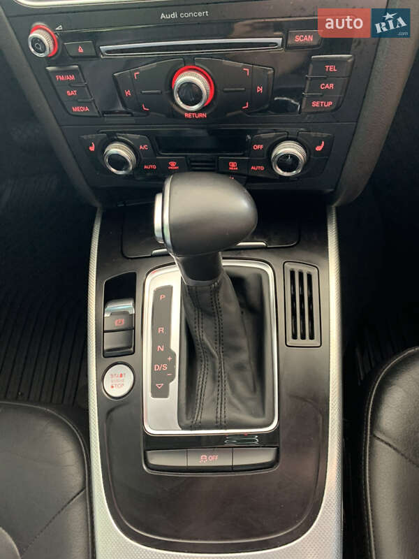 Седан Audi A4 2015 в Львові