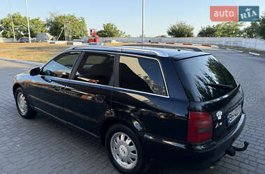 Универсал Audi A4 1998 в 